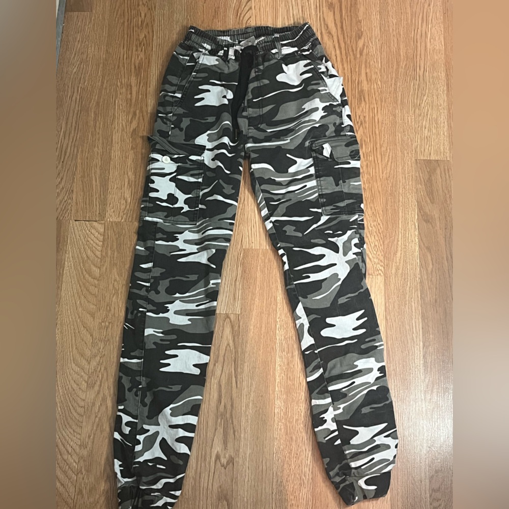 Black, Gray and white Cargo pants
Size:2